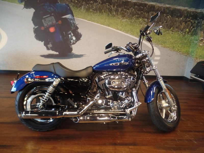 2016 Harley-Davidson XL1200C - Sportster 1200 Custom