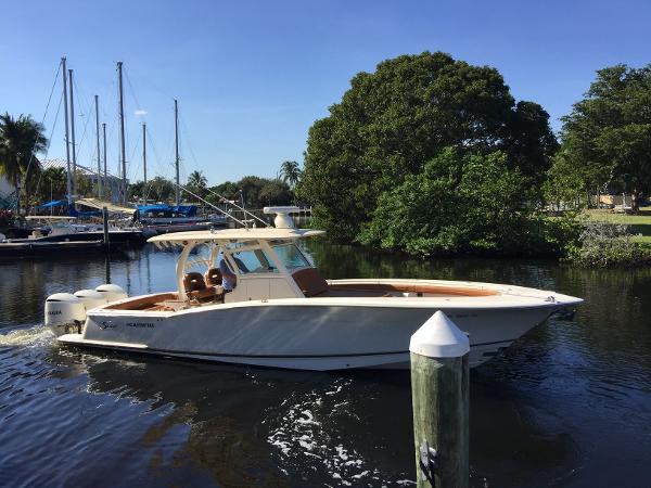 2014 Scout Boats 350 LXF