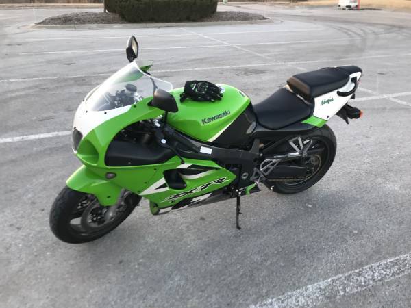 2002 Kawasaki NINJA ZX-7R