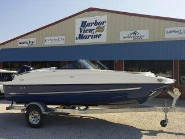 2016 Bayliner 190 Deck Boat