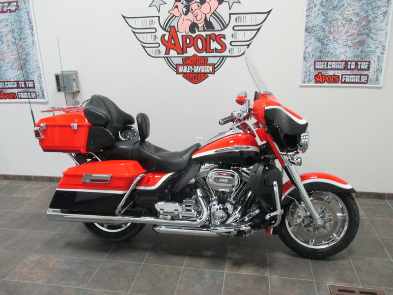 2012 Harley-Davidson FLHTCUSE7 - CVO Ultra Classic Electra Glide