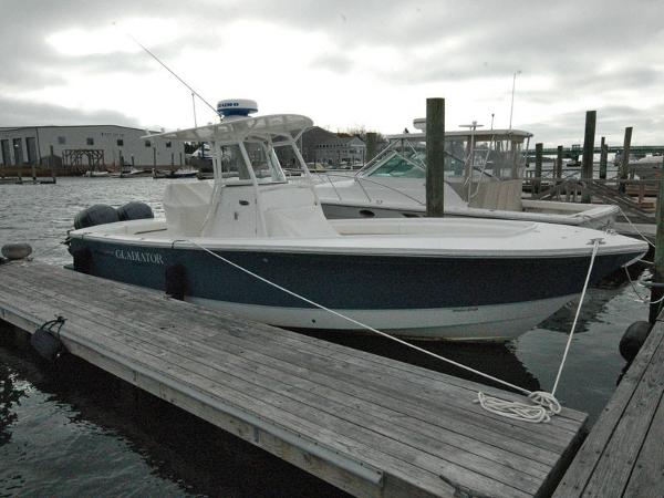 2012 Regulator 28 Center Console