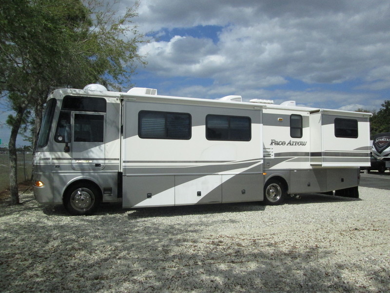 2003 Fleetwood Pace Arrow 36B