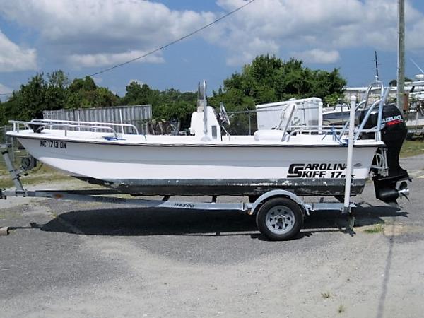 2009 Carolina Skiff 1765 DLX