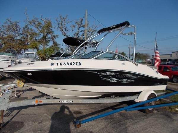 2008 Sea Ray 185 BR