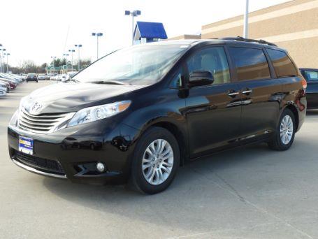 2013 Toyota Sienna XLE 7-Passenger Auto Access Seat