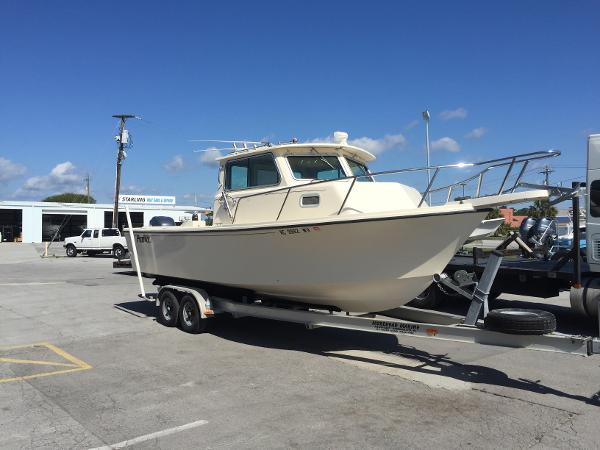 2004 Parker 2520 XL Sport Cabin