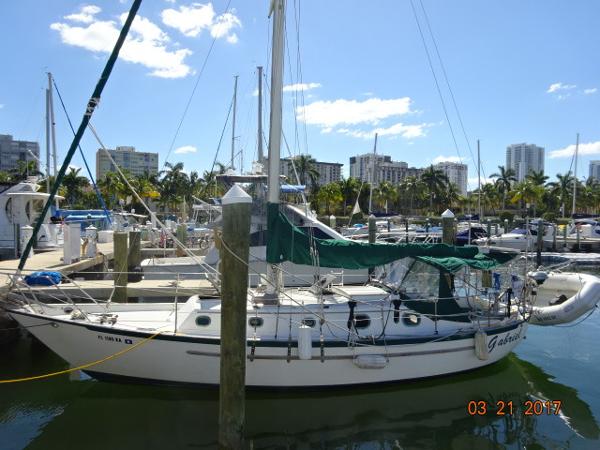 1985 Pacific Seacraft 34 Crealock Voyagemaker