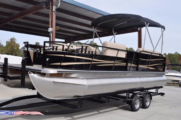 2017 Encore Boat Builders Bentley 240 Fish