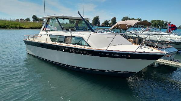 1975 Slickcraft SE 285 Sport Express