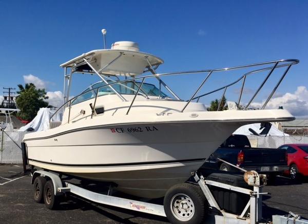 2003 Robalo 235 WA