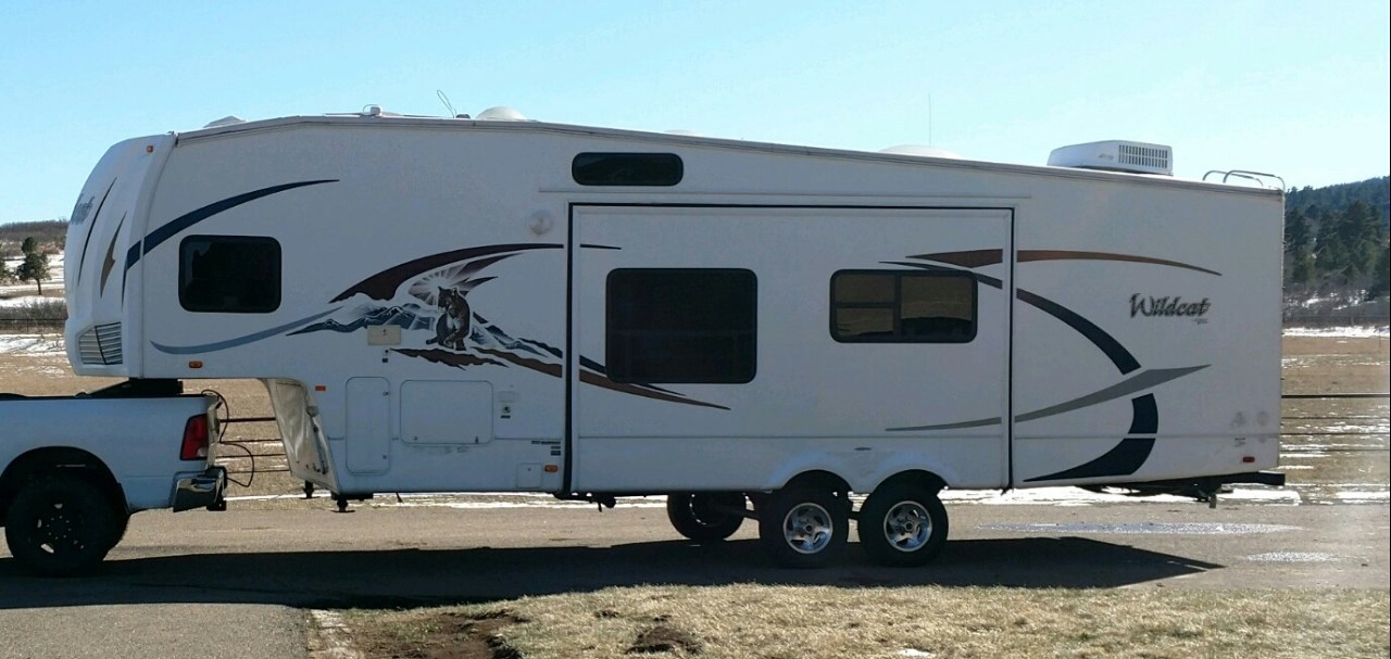 2009 Forest River WILDCAT 32QBBS