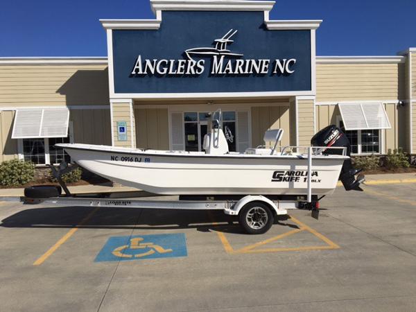 2008 Carolina Skiff 17DLX