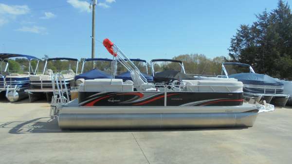 2017 APEX MARINE 822 RLS