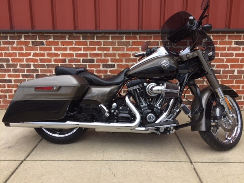 2014 Harley-Davidson CVO Road king FLHRSE