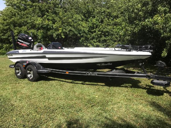 2017 Bass Cat Boats Cougar Advantage