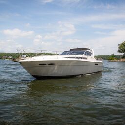 1989 Sea Ray 390 Express Cruiser