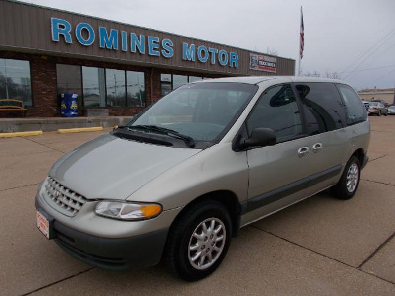 2000 Plymouth Voyager SE