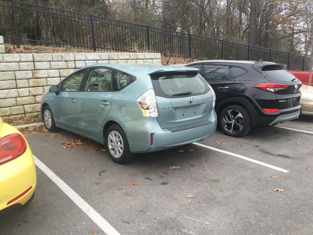 2014 Toyota Prius v Five