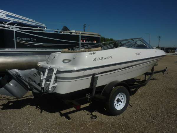 2002 Four Winns 170 Freedom