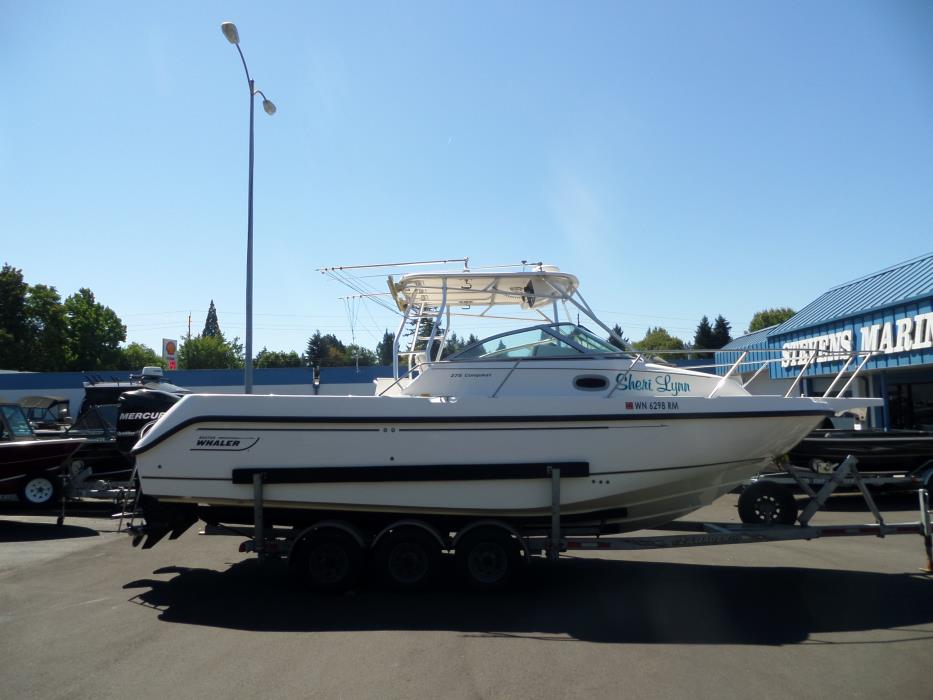 2004 Boston Whaler 275 Conquest