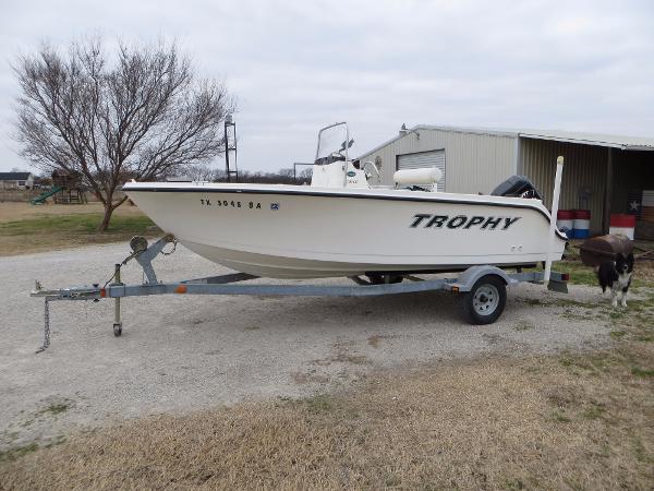 2009 Trophy 1703 Center Console