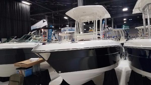 2017 Robalo R222ES