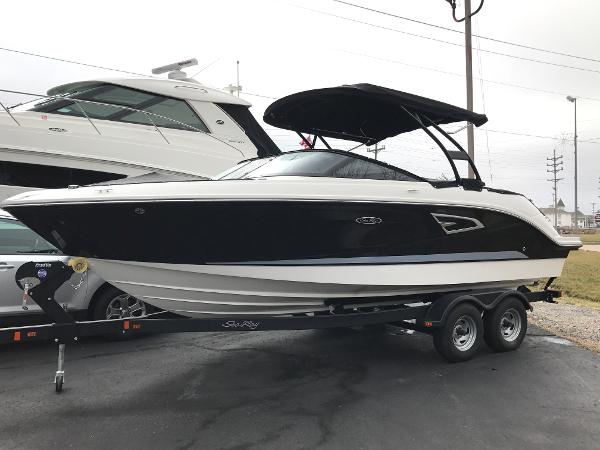 2017 Sea Ray SLX 230