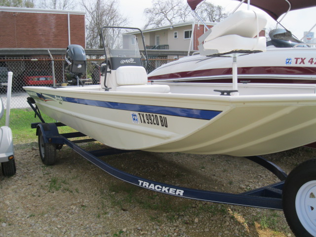 2012 TRACKER BOATS GRIZZLY 1860 CC