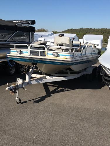 1989 Landau 19 Fishing Deck Boat