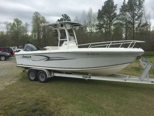 2005 Angler 220