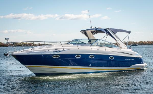 2006 Monterey 350 Sport Yacht