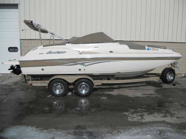 2005 HURRICANE BOATS SunDeck 217 IO