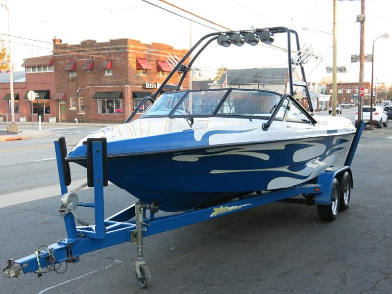 2003 MB SPORTS B52 Marine Max