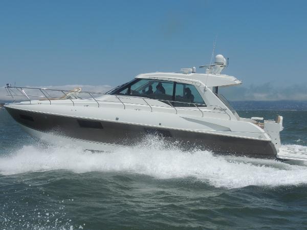 2014 Cruisers Yachts 48 Cantius