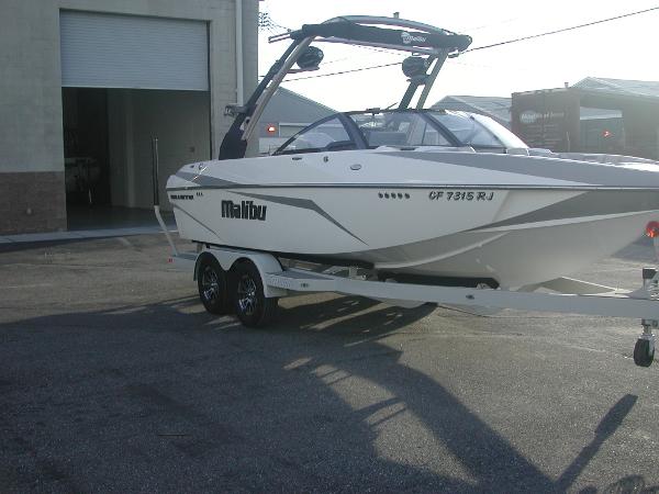 2017 Malibu Wakesetter 21 VLX