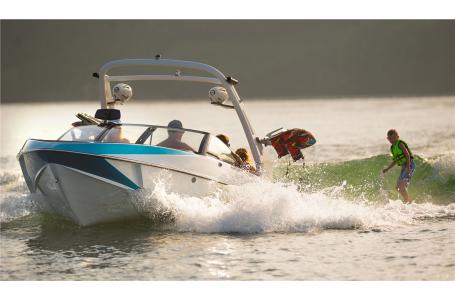 2017 Malibu Boats LLC 21 vlx