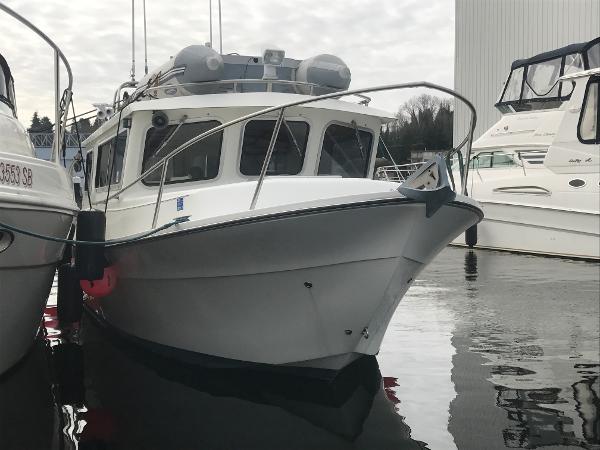 2004 SeaSport Navigator 2700