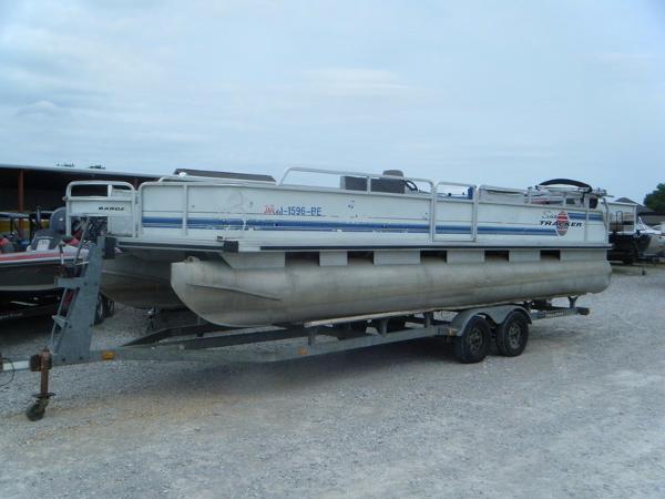 1994 Tracker PARTY BARGE