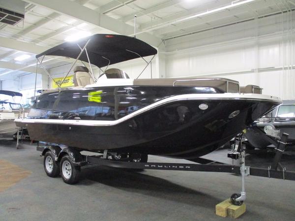 2017 Bayliner Element XR7