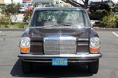Mercedes-Benz : 200-Series Base Mercedes-Benz 220 1971 Brown 81,000 miles Tan leather interior