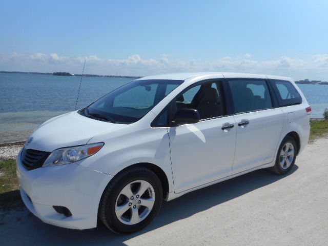 Toyota : Sienna 5dr V6 7Pass 11 toyota sienna 7 pass v 6 one owner florida van no accidents original paint