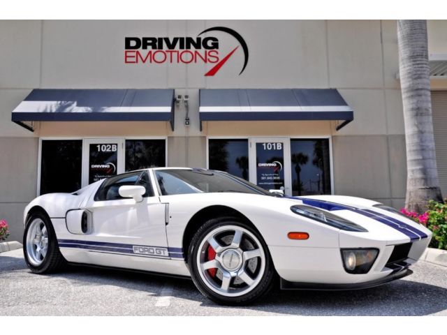 Ford : Ford GT GT40 2005 ford gt white black blue stripe mcintosh radio low miles red calipers
