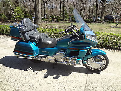 Honda : Gold Wing HONDA GL 1500 GOLD WING  SE MODEL WITH 67000 MILES AND EXTRAS-GOLD WING-GL1500