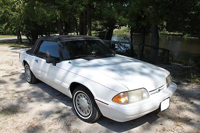 Ford : Mustang LX 1993 ford mustang lx convertible 2 door 2.3 l white w red cd sat aux low miles