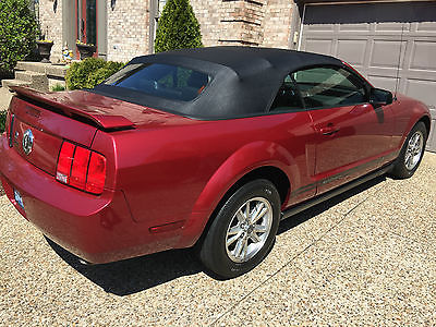 Ford : Mustang Base Convertible 2-Door 2005 red 40 th anniversary edition mustang