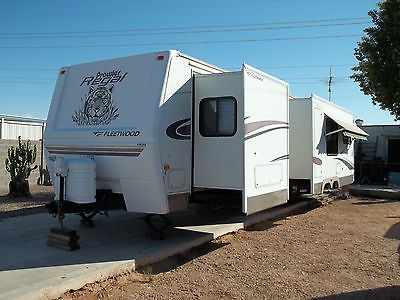 33' PROWLER TRAVEL TRAILER 2005