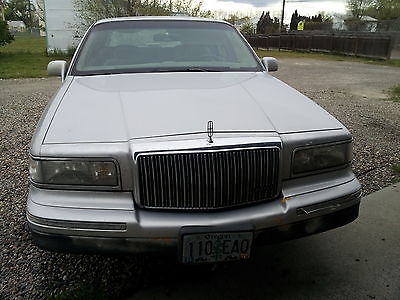 Lincoln : Continental SIGNITURE SERIES LINCOLN  CONT.1995 TOWN CAR SIGNITURE  V8 OVERHEAD CAM