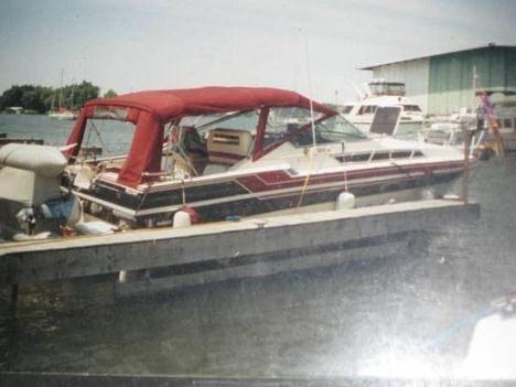 32' 1985 Wellcraft St. Tropez