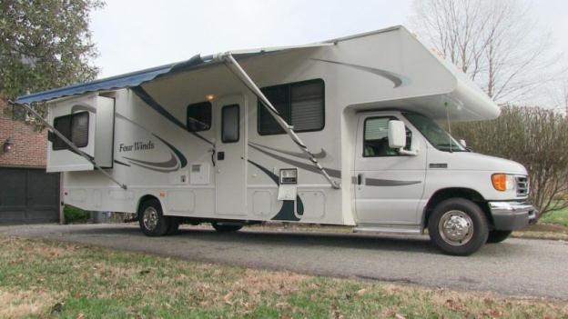 2006 four winds chateau 31f used class C motorhome, Louisville KY.